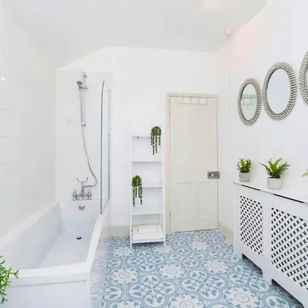 Amberley House - With Hot Tub + Free Parking Vila York Exterior foto