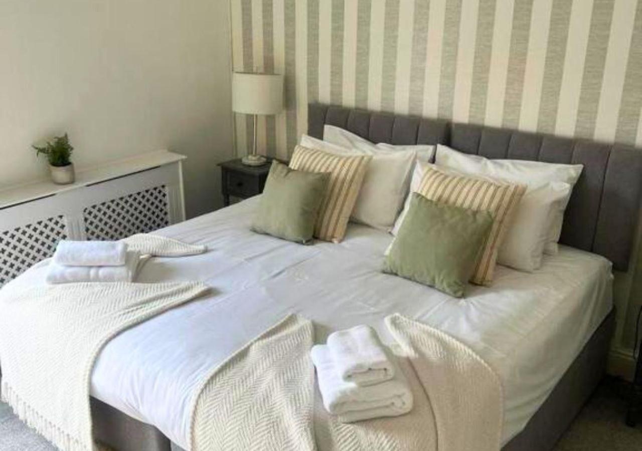 Holiday home Amberley House - With Hot Tub + Free Parking *